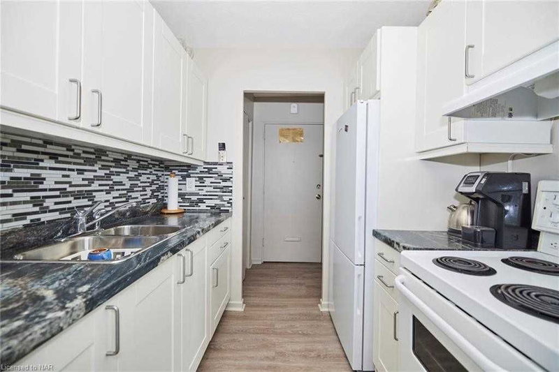 323 - 485 Thorold Rd, Welland, L3C 3X1 | Image 3