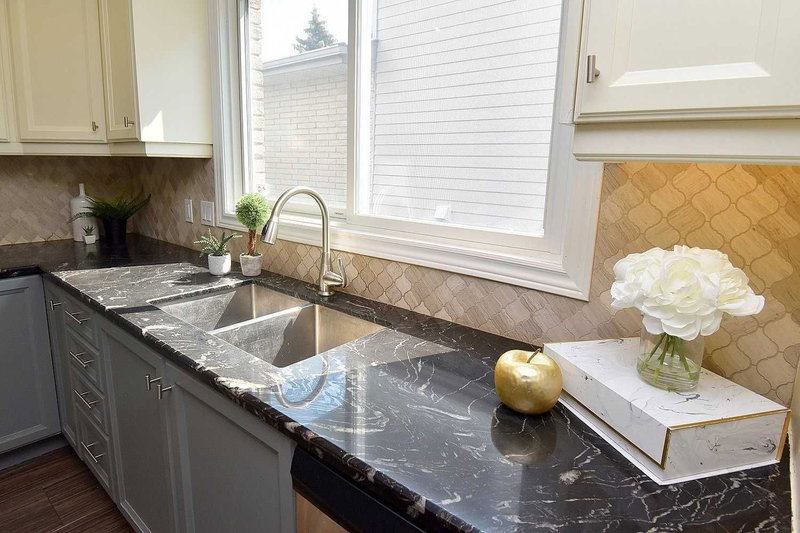 18 Millpond Pl, Hamilton, L8W 2W7 | Image 3