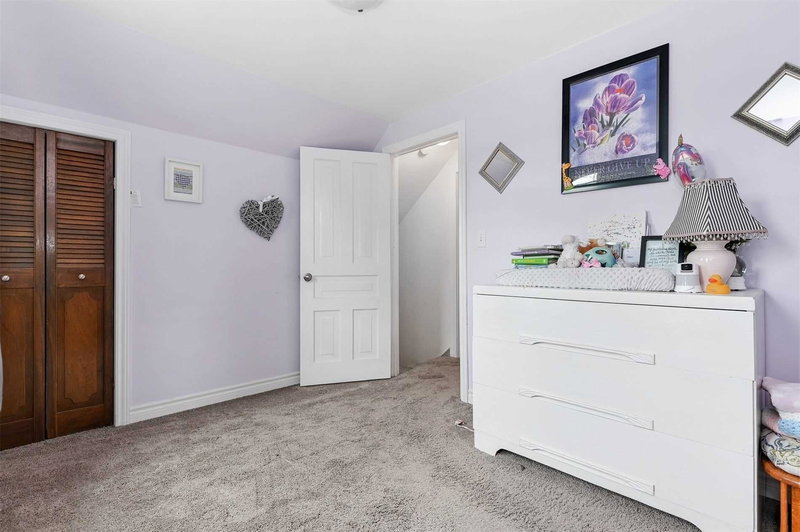 229 Chaffey St, Welland, L3B2Y7 | Image 3