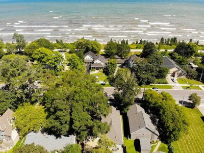 Detached House sold at 996 Beach Boulevard, Hamilton, Ontario, L8H 6Z4 - Hamilton Beach - MLS: X5364941
