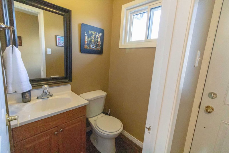 2153 Walker Ave, Peterborough, K9L 1T6 | Image 2