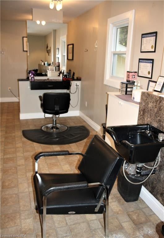 7 Kingsway Dr, Kawartha Lakes, K0M 1A0 | Image 2