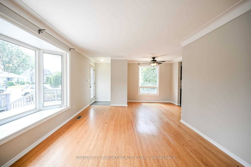 77 Fairview Rd, Grimsby, L3M 3L6 | Image 3