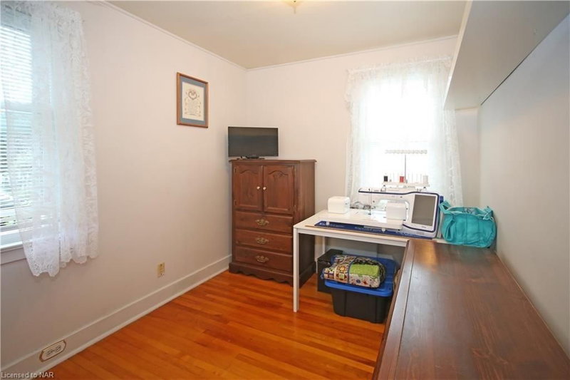 129 Gilmore Rd, Fort Erie, L2A 2L9 | Image 2