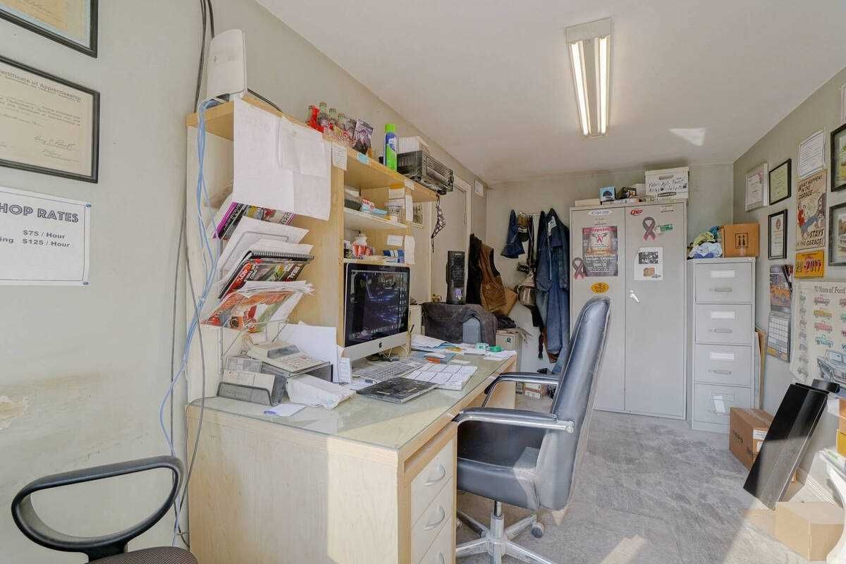 Listing Image 2
