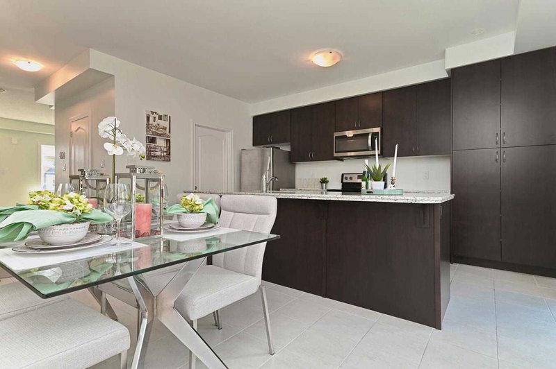 137 Borers Creek Circ, Hamilton, L8B1W3 | Image 3