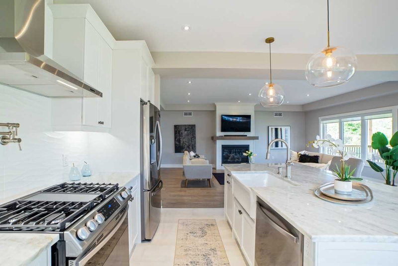 263 Memorial Park Dr, Welland, L3B 0E3 | Image 3