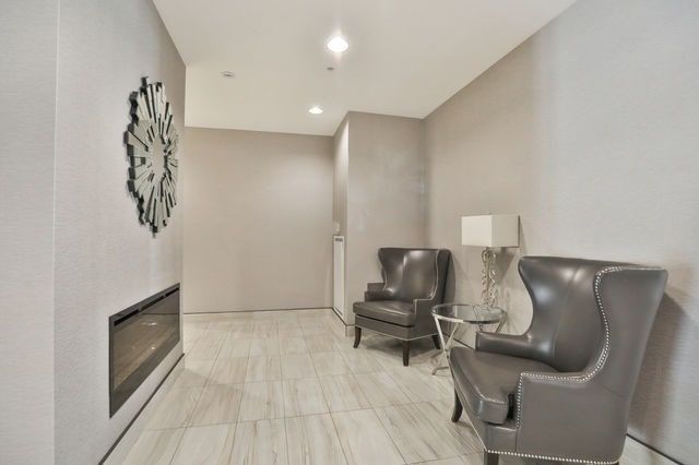 509 - 85 Robinson St, Hamilton, L8P 0B9 | Image 3