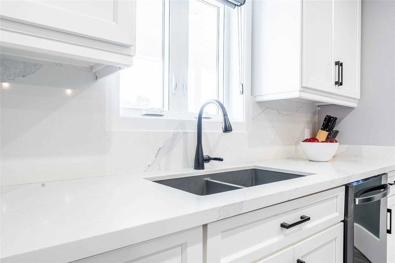 12 Albert St, Norfolk, N5V 2L8 | Image 3