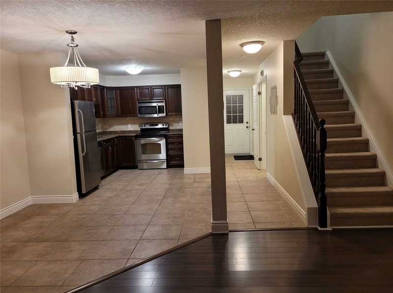 218 Featherstone Cres, Kitchener, N2R1Z3 | Image 2