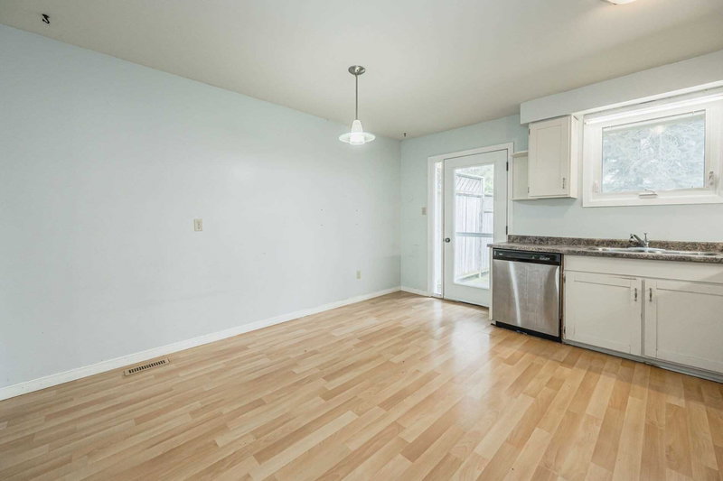 92 Pinemeadow Cres, Waterloo, N2T 1A7 | Image 2