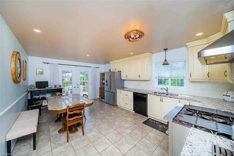 339 Wellbrook Ave, Welland, L3C 7N3 | Image 2