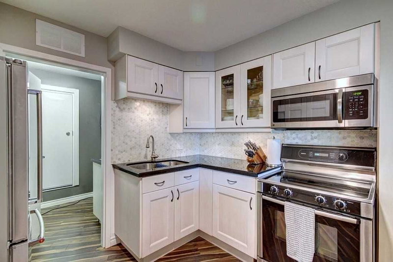 102 - 250 Glenridge Dr, Waterloo, N2J 4H8 | Image 3