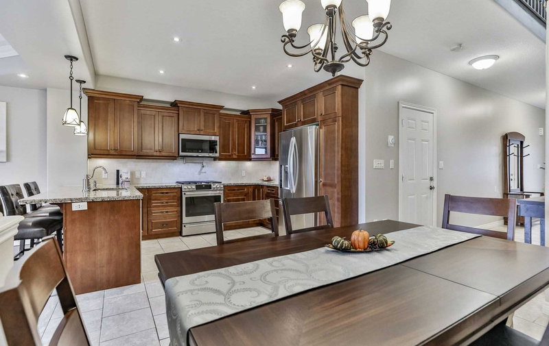 205 Tanglewood Dr, Hamilton, L0R1C0 | Image 2