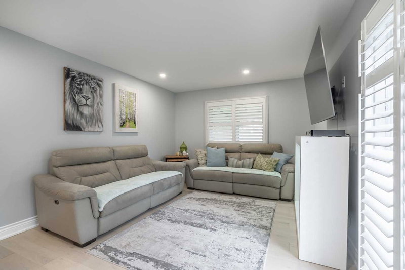 53 Third Rd E, Hamilton, L8J 3J5 | Image 3