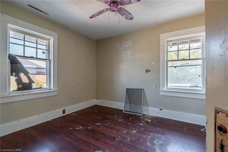 331 Fielden Ave, Port Colborne, L3K4T8 | Image 2