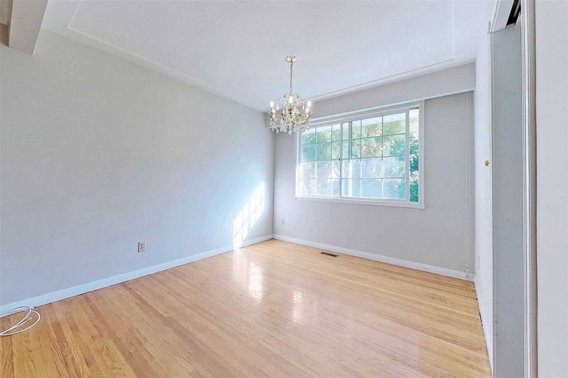 212 Lockhart Dr, St. Catharines, L2T1X1 | Image 3