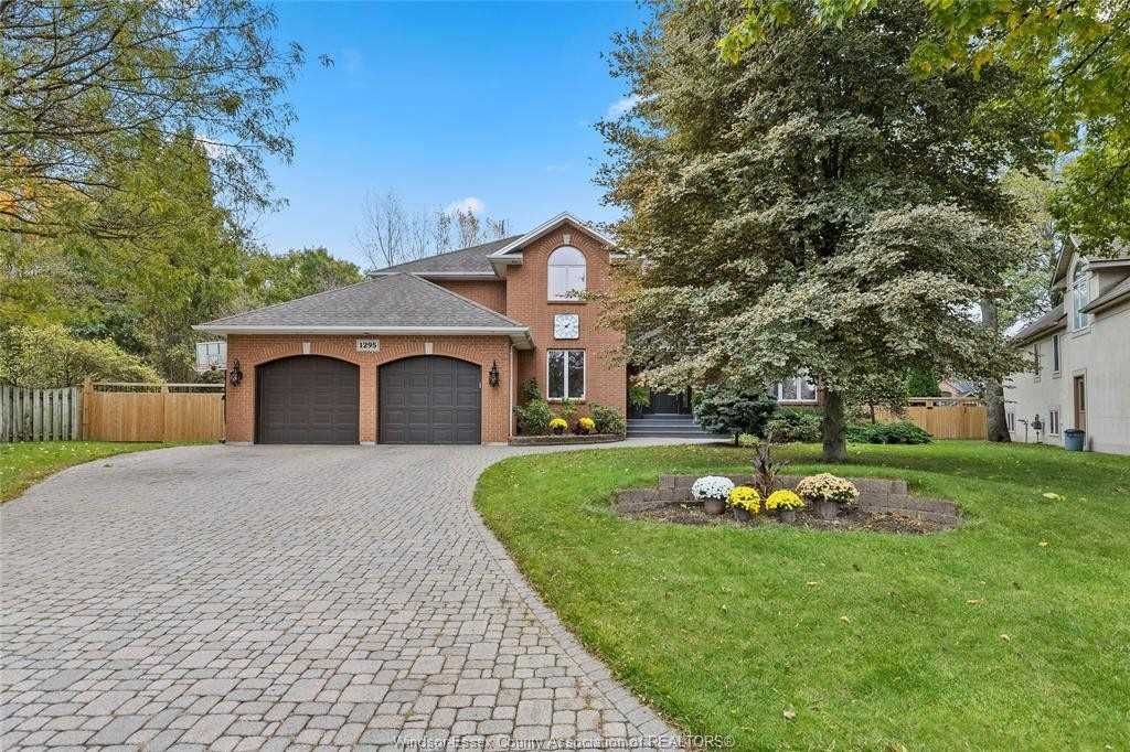 Detached House sold at 1295 Woodmont Crescent, LaSalle, N9J 3B8 - MLS: X5416495