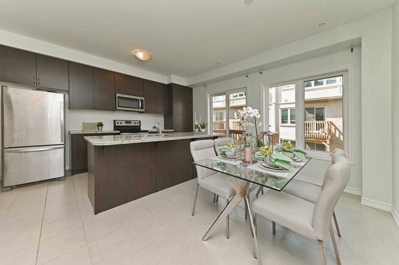 137 Borers Creek Circ, Hamilton, L8B1W3 | Image 2