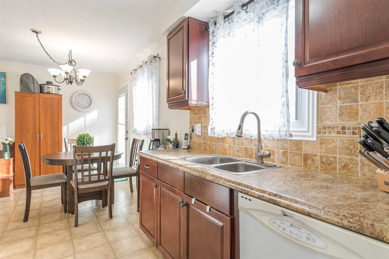 1140 Whitefield Dr, Peterborough, K9J 7P5 | Image 2