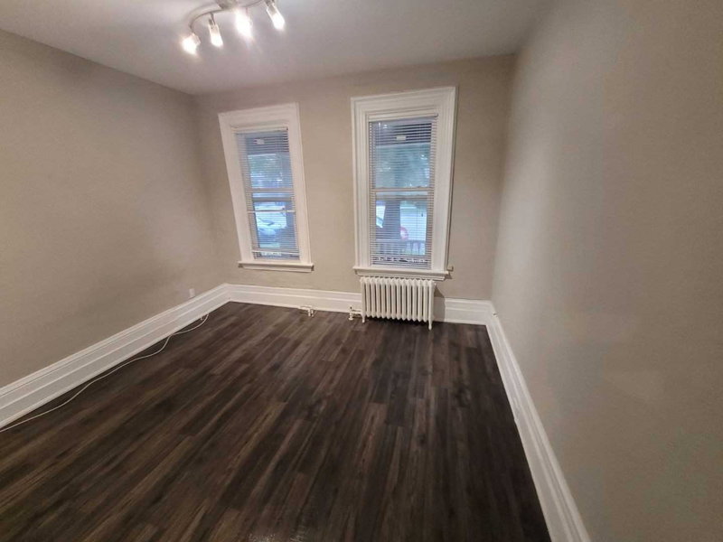 Side - 127 West St, Brantford, N3T3G2 | Image 3