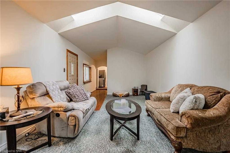 5759 Robinson St, Niagara Falls, L2G2B3 | Image 3