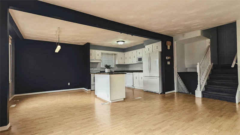 8061 Paddock Trail Dr, Niagara Falls, L2H 1W8 | Image 3