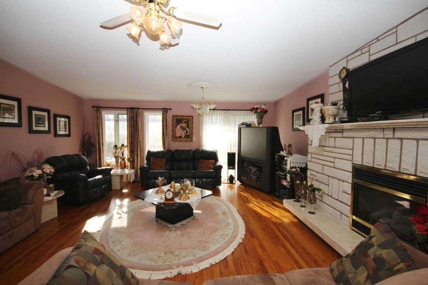 Listing Image 7