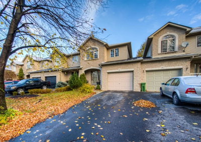 Townhouse sold at 99 Foxborough Drive, Hamilton, Ontario, L9G 4Z1 - Ancaster - MLS: X5434815