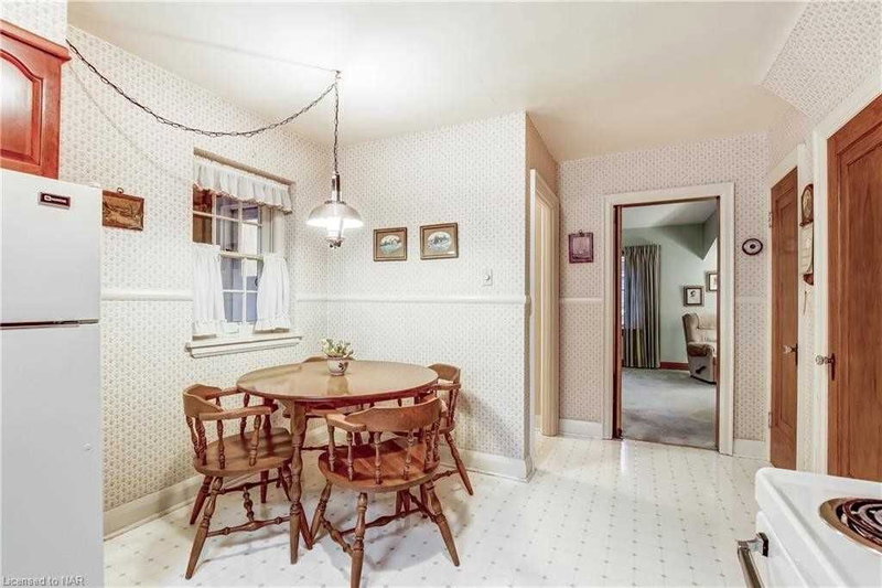 19 Lakeshore Rd, Port Colborne, L3K 2S2 | Image 2