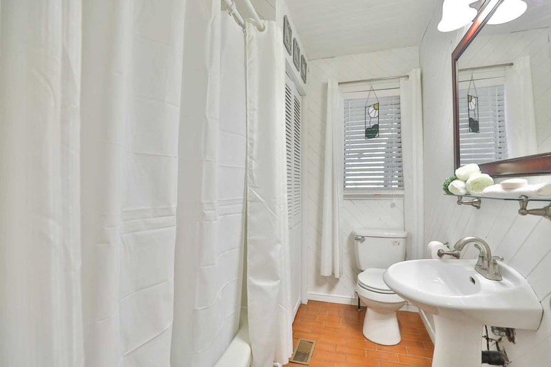 226 Bel Air Ave, Hamilton, L8E 5K2 | Image 3