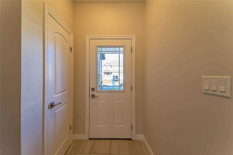 1320 Calais Dr, Woodstock, N4S 7V7 | Image 3