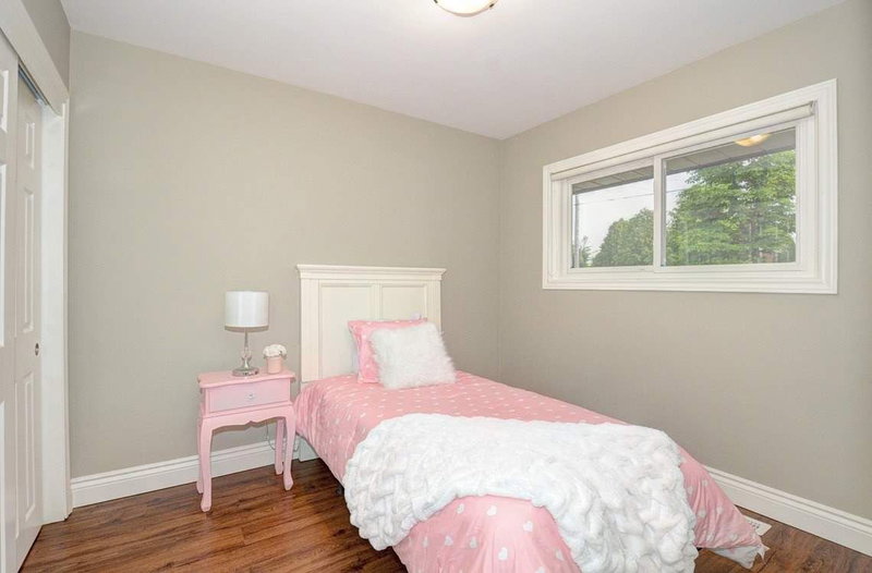 28 Hoffman St, Kitchener, N2M 3M7 | Image 2