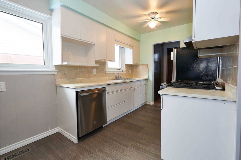 323 Centre St, Shelburne, L9V2Y6 | Image 2