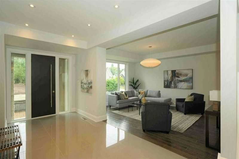 125 Craigmore Cres, Blue Mountains, L9Y 0N6 | Image 2