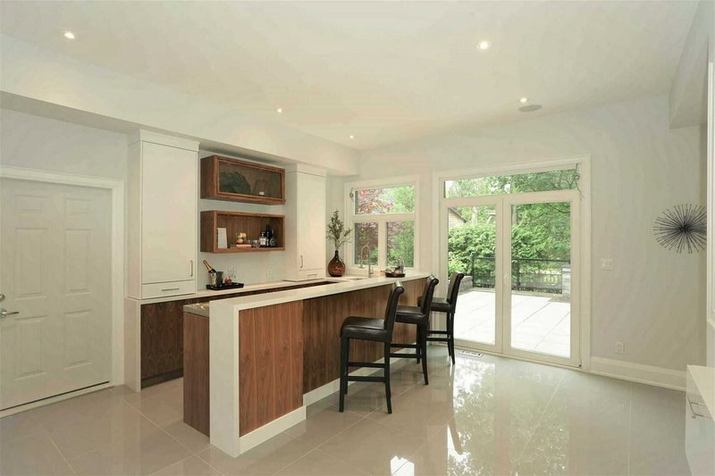 125 Craigmore Cres, Blue Mountains, L9Y 0N6 | Image 3