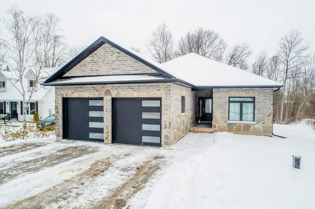 Detached House sold at 46 Clearview Drive, Kawartha Lakes, Omemee, K0L 2W0 - MLS: X5475742