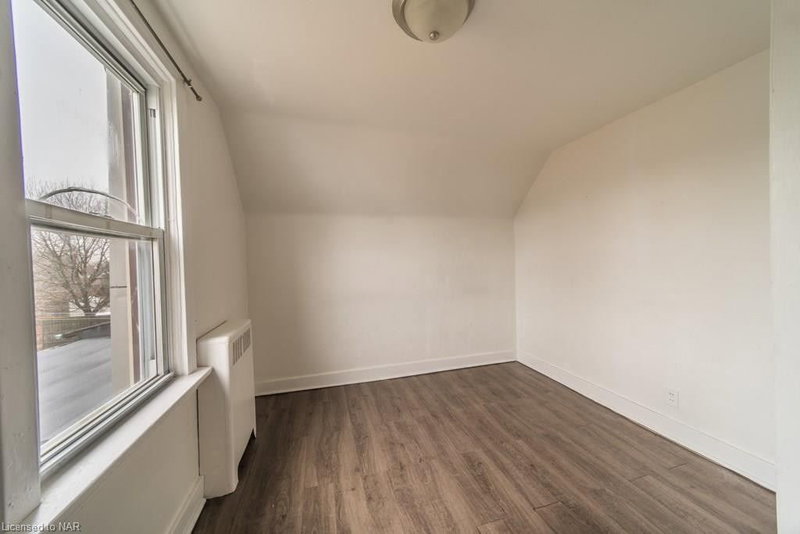 4471 First Ave, Niagara Falls, L2E 4G1 | Image 3