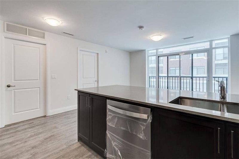 202 - 1 Redfern Ave, Hamilton, L9C 7S6 | Image 2