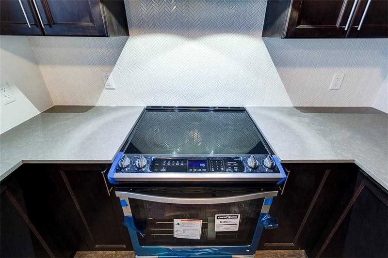 202 - 1 Redfern Ave, Hamilton, L9C 7S6 | Image 3