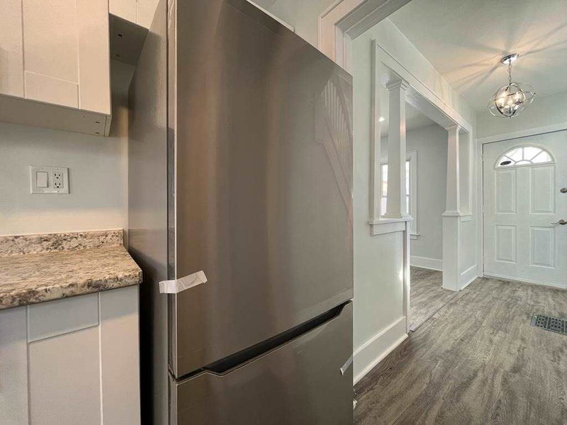 3272 Baby St, Windsor, N9C 1K8 | Image 3