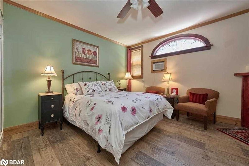 830 Muskoka Rd S, Gravenhurst, P1P 1K3 | Image 3