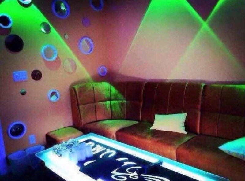Room2