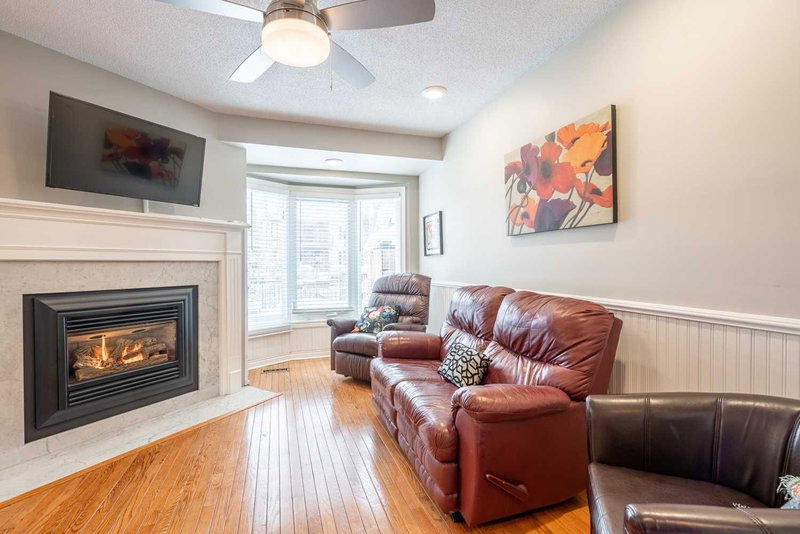 50 Edgewater Dr, Hamilton, L8E 4Z3 | Image 2