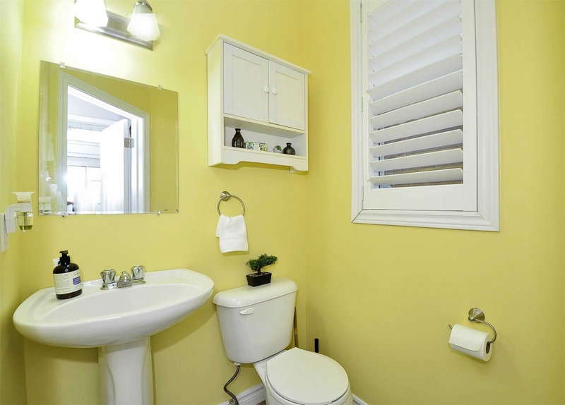 669 Zermatt Dr, Waterloo, N2T2V2 | Image 3