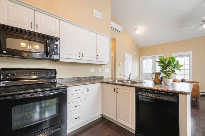 1501 - 325 Densmore Rd, Cobourg, K9A 0E4 | Image 2