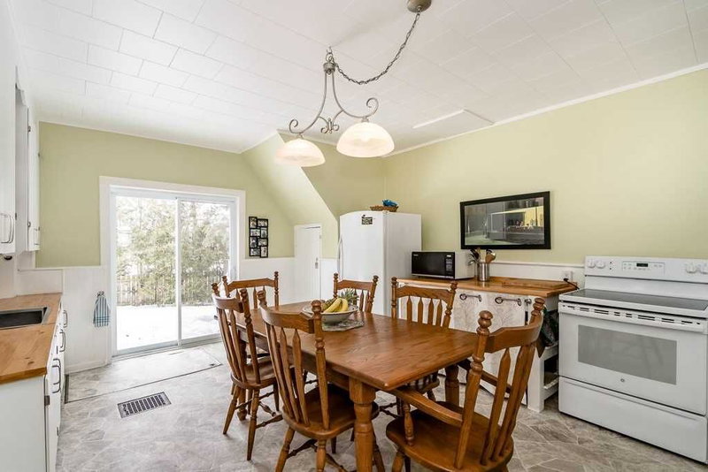 155 Colborne St, Kawartha Lakes, K0M1N0 | Image 2