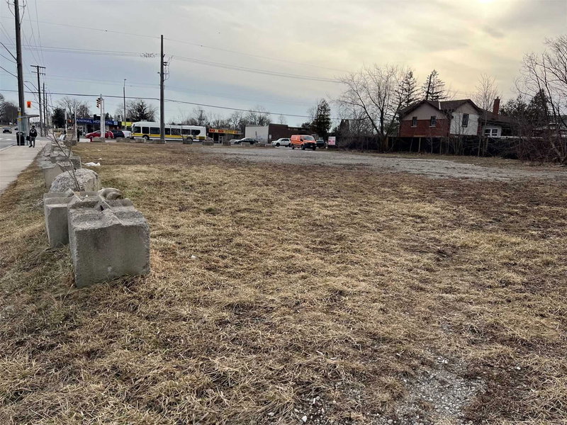 865 Mohawk Rd E, Hamilton, L8T2R4 | Image 2