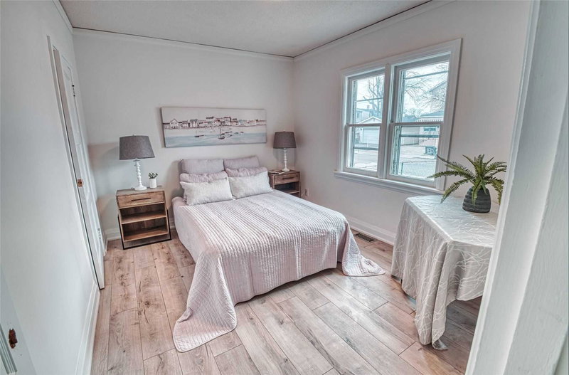 731 Knox Ave, Hamilton, L8H 6K7 | Image 2