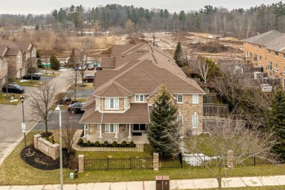 Townhouse sold at 6-39 Panabaker Drive, Hamilton, Ontario, L9G 0A2 - Ancaster - MLS: X5539288